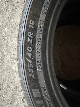 Neumáticos Michelin Pilot Sport 4 235/40/18