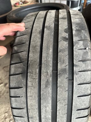 Neumáticos Michelin Pilot Sport 4 235/40/18