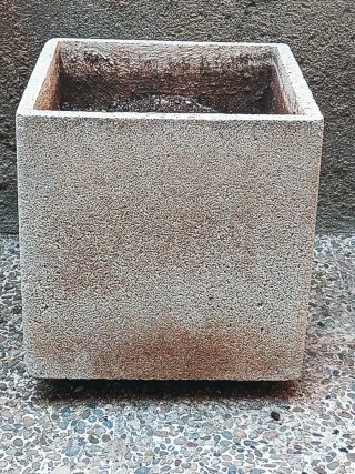 Conjunto de 3 jardineras de piedra