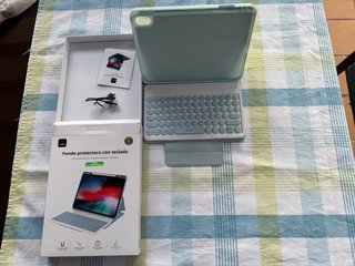 Funda iPad 11 con Teclado Bluetooth