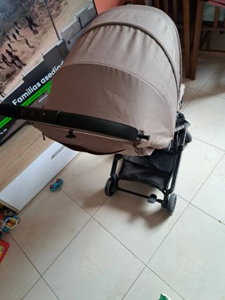 Silla de paseo bebé color beige