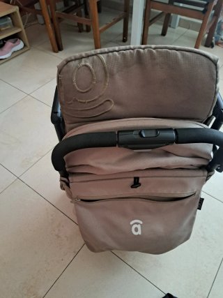 Silla de paseo bebé color beige