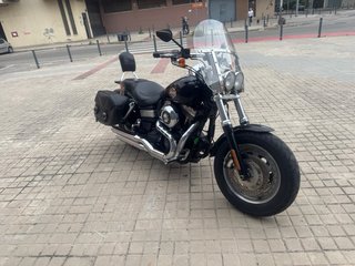 Harley-Davidson Fat Bob Negra