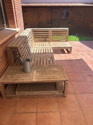 4 estructuras de sofa jardin y mesa madera