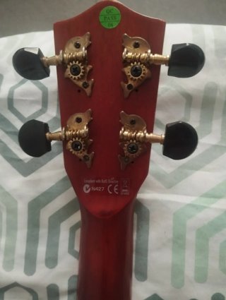 Banjo Ukelele con funda.