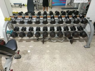 Lote completo de maquinaria y material de Gimnasio