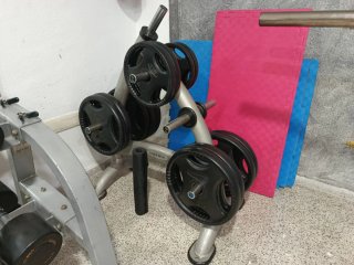 Lote completo de maquinaria y material de Gimnasio