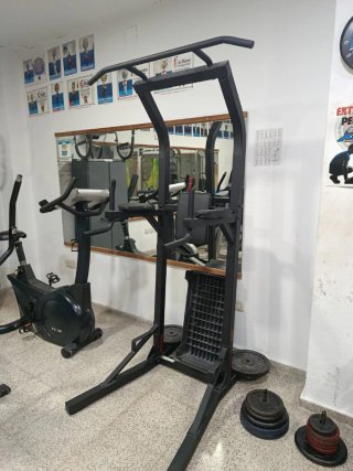 Lote completo de maquinaria y material de Gimnasio