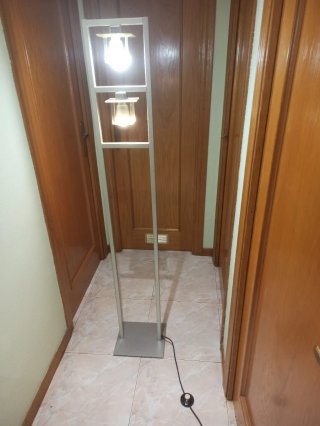 Lampara pie salon