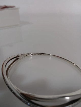 Pulsera rígida PANDORA "Brazalete Entrelazado"