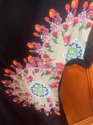 Camiseta Desigual Negra Flores Talla M