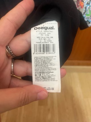 Camiseta Desigual Negra Flores Talla M