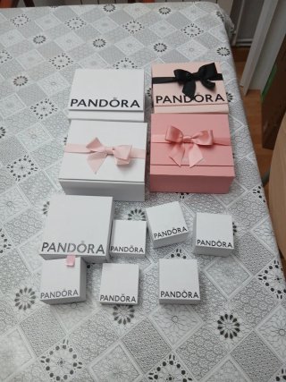 Cajas Pandora Blancas y Rosas