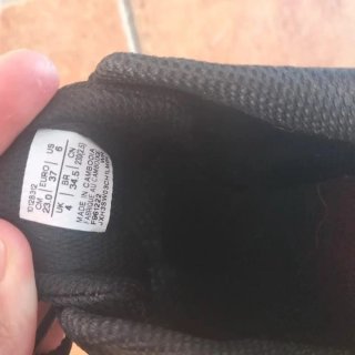Zapatillas Asics Negras nuevas sin estrenar