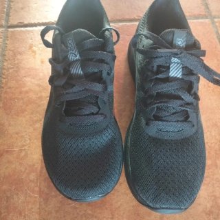 Zapatillas Asics Negras nuevas sin estrenar
