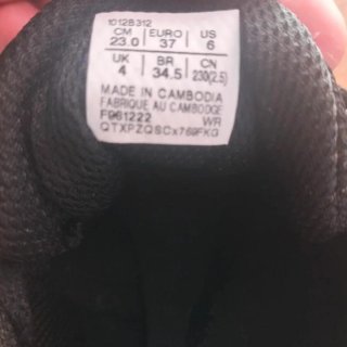 Zapatillas Asics Negras nuevas sin estrenar