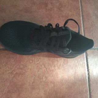 Zapatillas Asics Negras nuevas sin estrenar