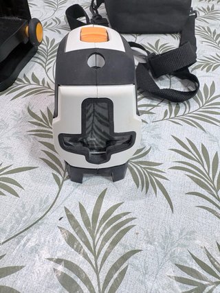 Nivel laser con  soporte y bolsa