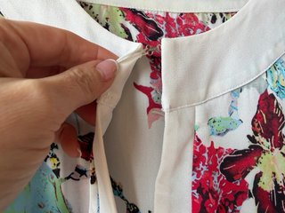 T. S. Vestido fluido estilo oriental.