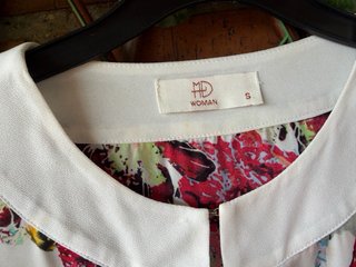 T. S. Vestido fluido estilo oriental.