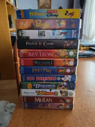 Lote 12 Películas VHS Disney y Animación