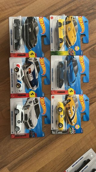 Hot Wheels y Matchbox Ferraris