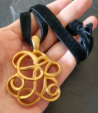 Collar Colgante Monograma Vintage Guy Laroche