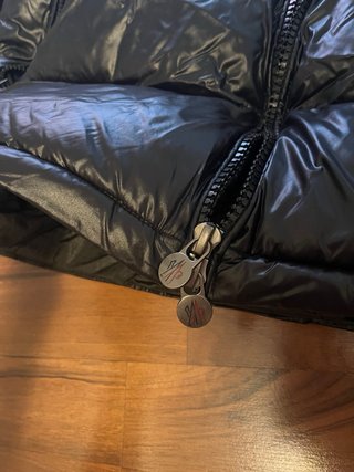 Abrigo Moncler Negro con Capucha