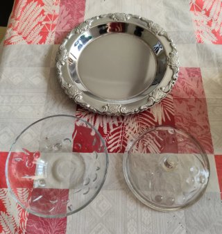 2€ Bombonera de cristal + bandeja de metal