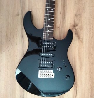 Guitarra Eléctrica Yamaha ERG 121 Negra