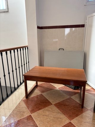 Mesa baja de salón de madera