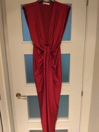 Vestido de fiesta invitada burdeos