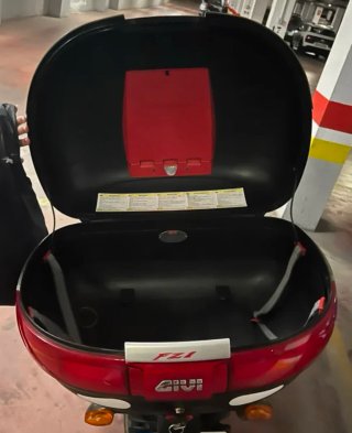 Baúl Givi V46 Negro 46L 2 Cascos
