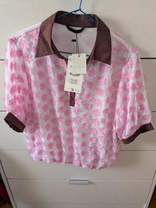 Blusa Zara flores rosa y marrón Talla M