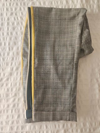 Pantalones Zara a cuadros con rayas lateral