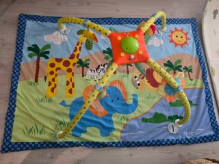 Gimnasio y móvil para bebé. Toys R Us