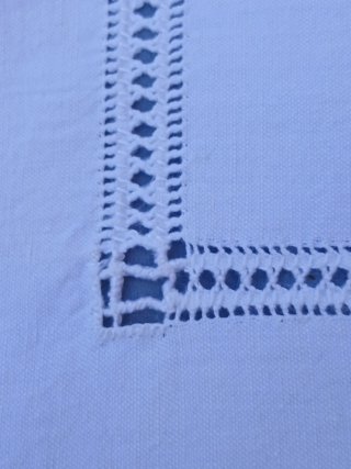 Tovaglietta vintage con inserto uncinetto