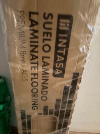 Laminado para suelos( restos de paquetes enteros)
