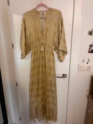 Vestido largo beige y dorado