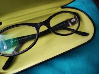 Estuche de lentillas y gafas + otro estuche sencil