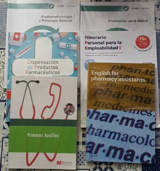 Lote de libros de 1° de farmacia grado medio