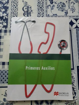 Lote de libros de 1° de farmacia grado medio