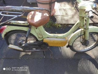 Vespino Moped Beige y Marrón
