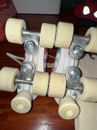 Patines de 4 ruedas blancos