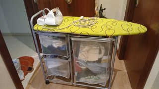 Tabla de planchar con cestas