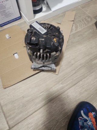 Alternador Valeo 14V 150A TG15C121 mercedes A,B,C