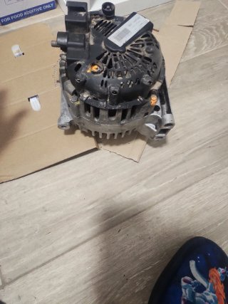 Alternador Valeo 14V 150A TG15C121 mercedes A,B,C