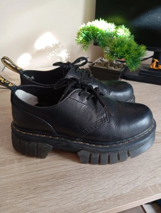 Dr. Martens Talla 39 Plataforma Negras