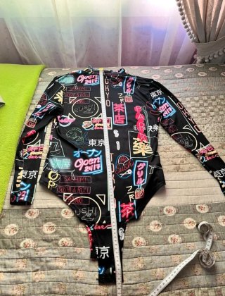 Body Shein negro estampado Tokyo Japón