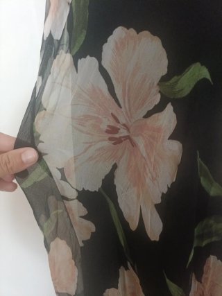 Vestido Mango floral negro y rosa